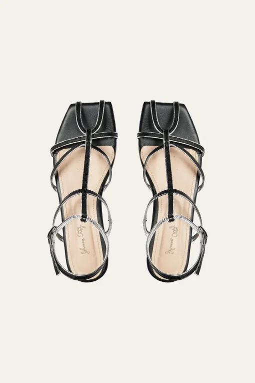 Conquistadora Sandals In Black
