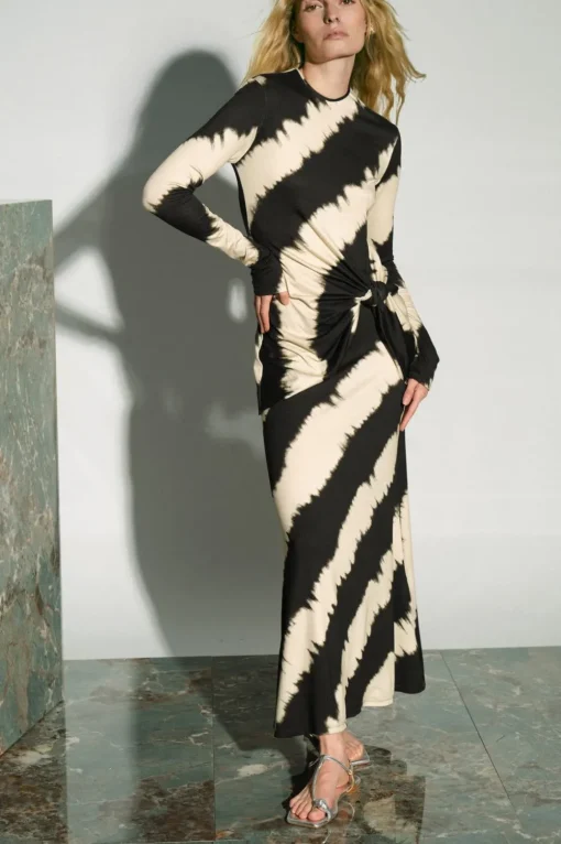 Frontiers Skirt